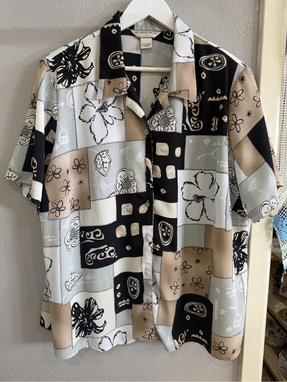 Allison Daley Black White Beige Patchwork Floral Camp Shirt